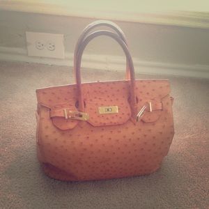 Finesse La Model Bag